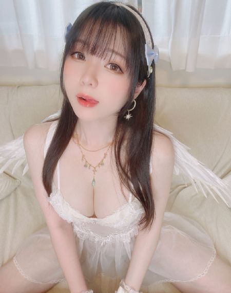 美女露咪咪