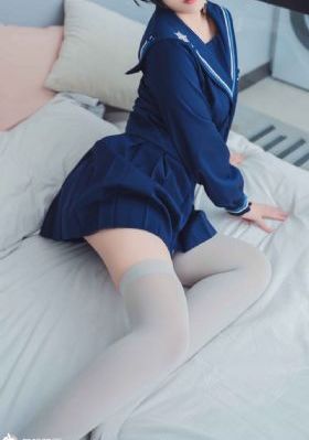 他掀开裙子舌头伸进去在线观看